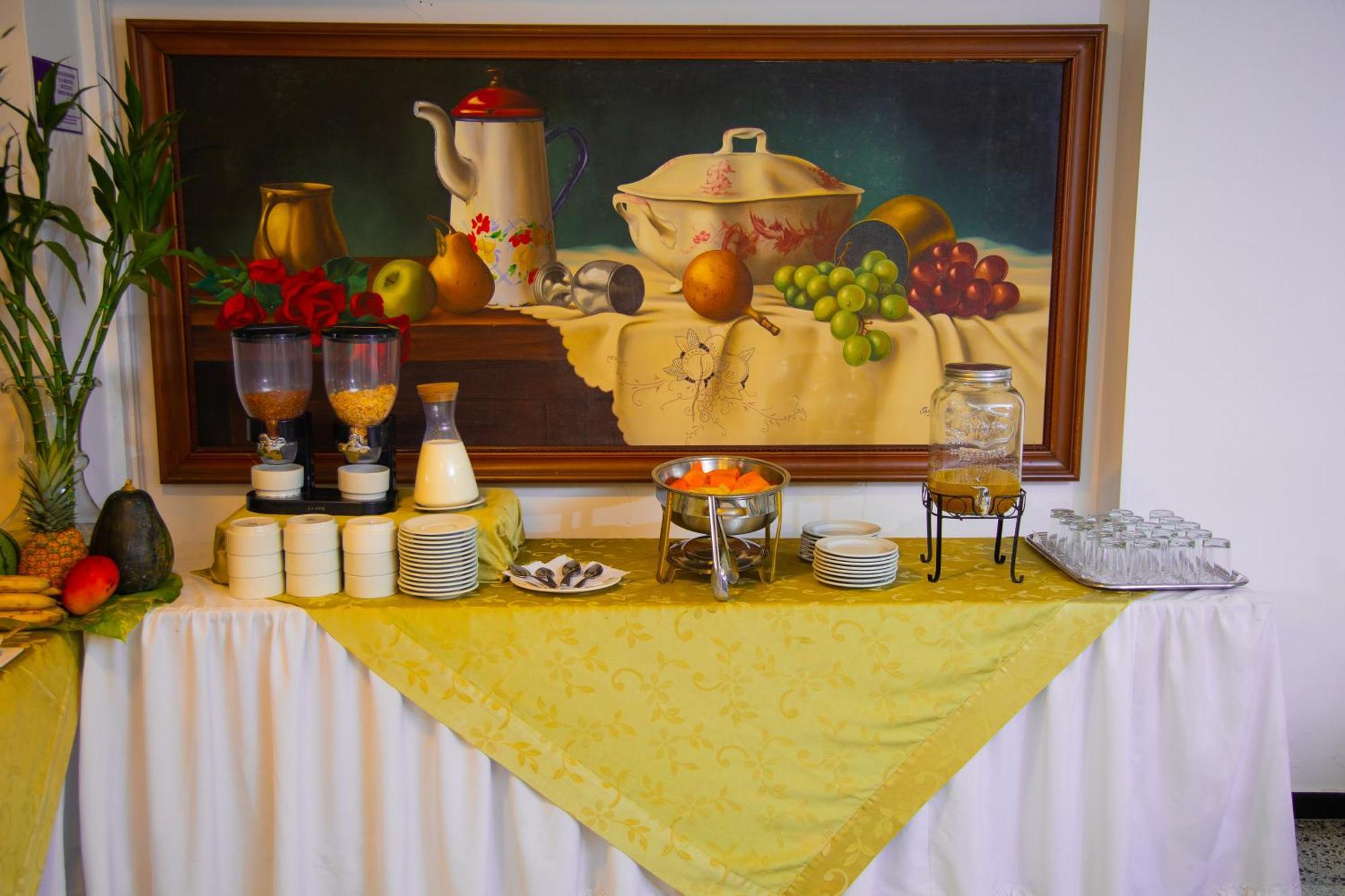 Tama Hotel Granada Real Cali Kültér fotó